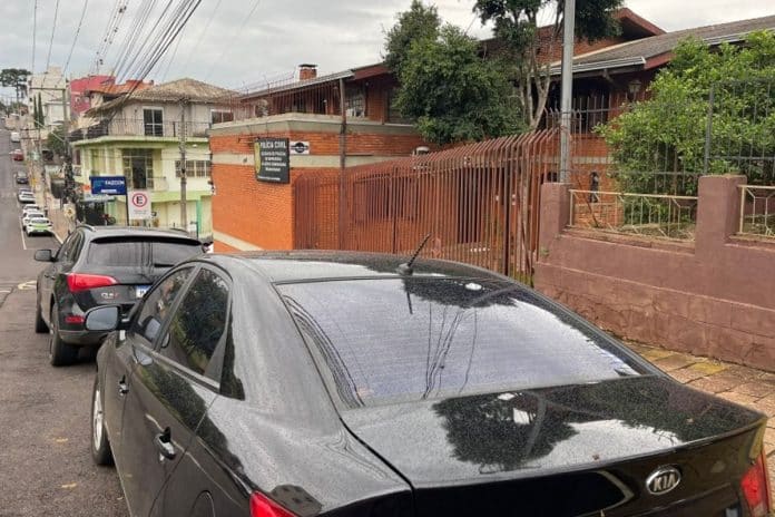 Polícia Civil apreendeu dois veículos em ação contra pirâmide de criptomoedas