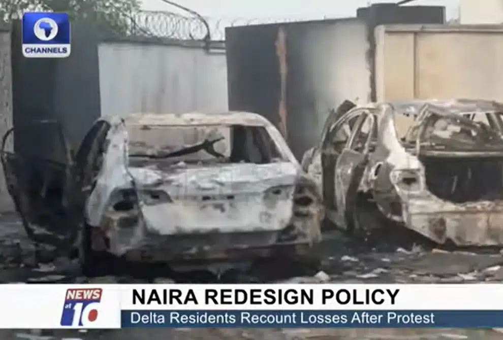 População queima bancos, veículos e comércios em protestos contra CBDC na Nigéria