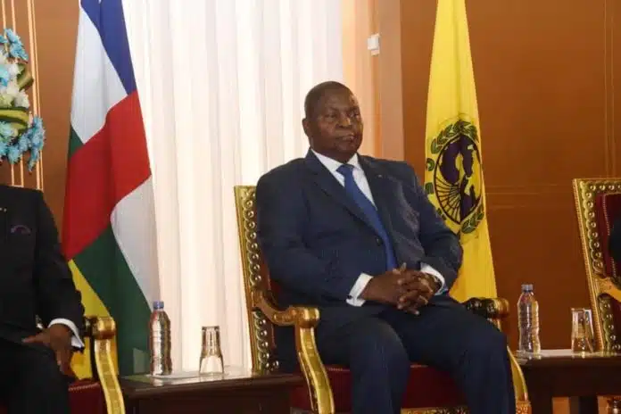 Presidente da República Centro-Africana, país que havia adotado o bitcoin como moeda legal em 2022 e recuou em 2023