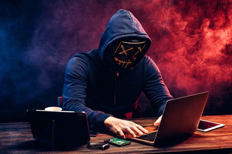 Hacker devolve R$ 600 milhões em criptomoedas e pede desculpas: “Eu errei”