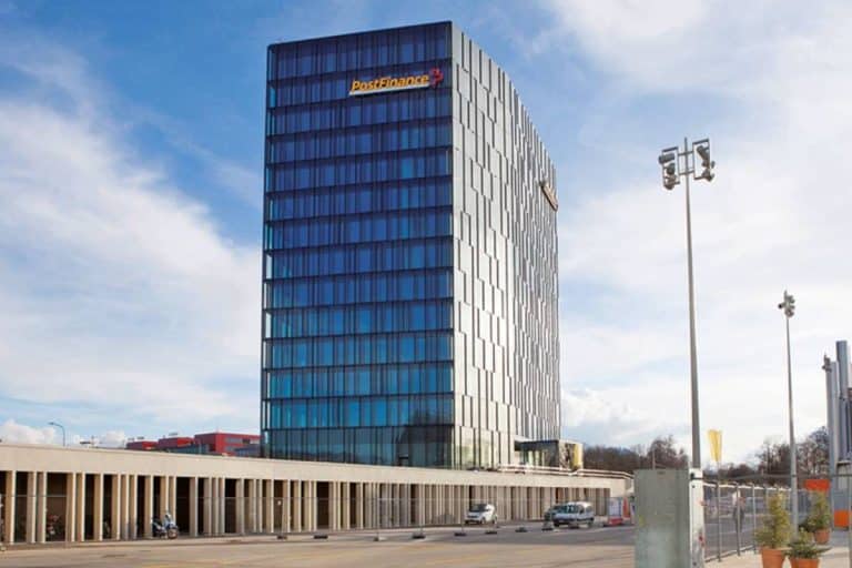 Prédio do PostFinance, grande banco estatal da Suíça