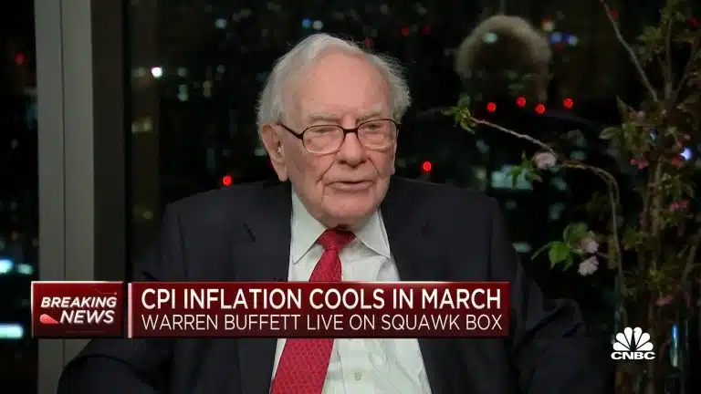 Warren Buffett falando sobre Bitcoin no programa Squawk Box. Fonte: CNBC/Reprodução.