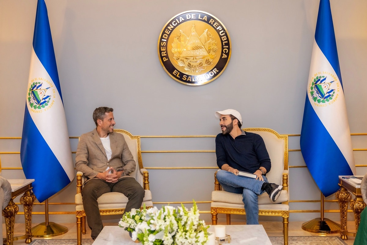 Autor Saifedean Ammous conversa com presidente de El Salvador, Nayib Bukele