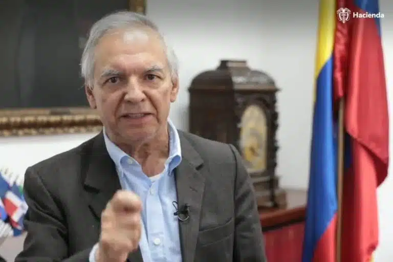 Ministro da Fazenda da Colômbia em fala pública