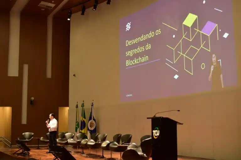 Palestra do Banco do Brasil apresenta o bitcoin e conceitos da blockchain em evento do Ministério de Inovação