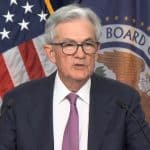 Jerome Powell, presidente do Fed, falando sobre taxa de juros. Fonte: YouTube/Reprodução.