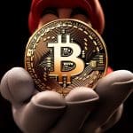 Super Mario segurando criptomoeda Bitcoin. Midjourney.