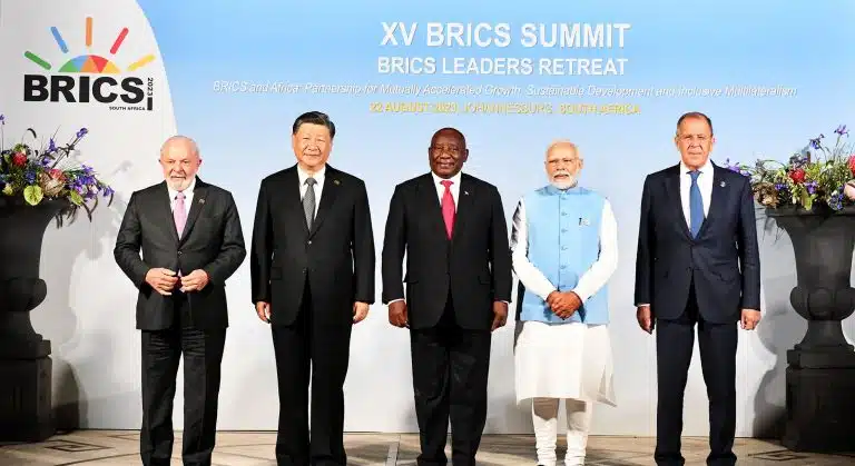 Líderes dos países membros do BRICS, em reunião na África do Sul em 2023