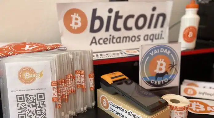 비트코인 카드 놀이를 위한 Máquinas de aceitar bitcoin