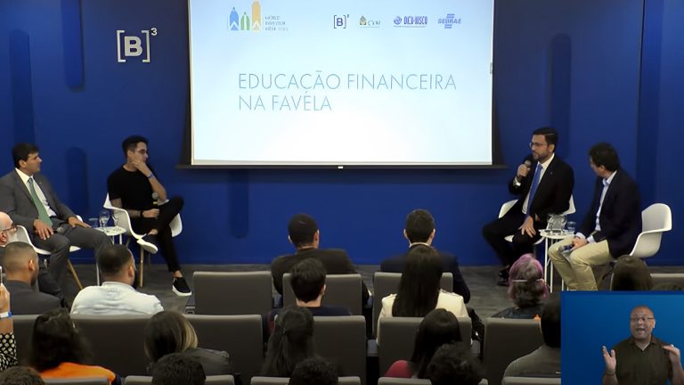 João Pedro Nascimento em evento de Educação Financeira da Semana do Investidor