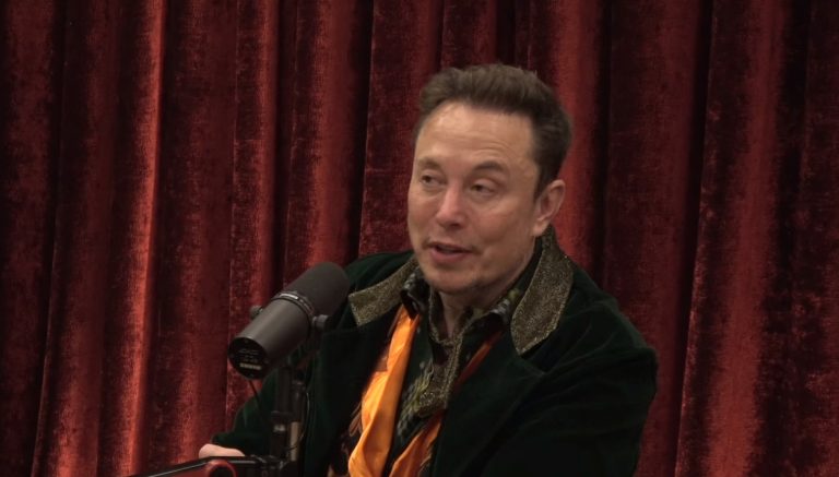 Elon Musk NFT Joe Rogan (Imagem: Spotify)