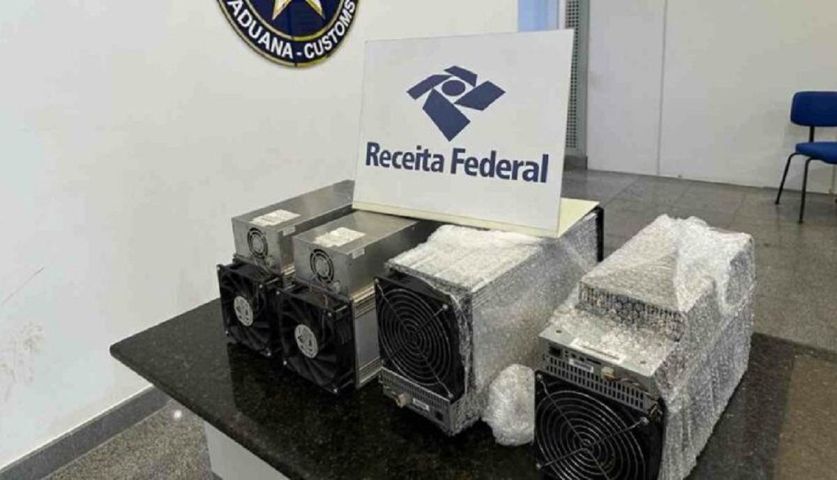 Equipamentos minerar Bitcoin apreendidos pela RFB (Imagem: Divulgação/RFB)