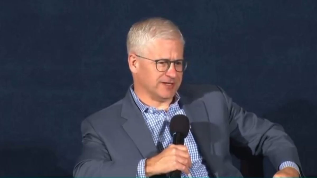 Patrick McHenry, Presidente da Câmara dos Representantes dos EUA, falando sobre Bitcoin. Fonte: Bitcoin Policy Summit/Reprodução.
