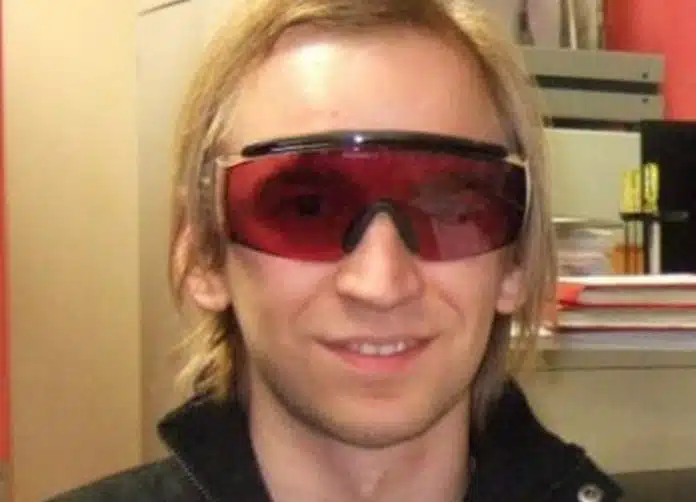Michael Egorov - fundador da Curve Finance, foto de perfil no TWitter usando óculos. (Imagem: Twitter)