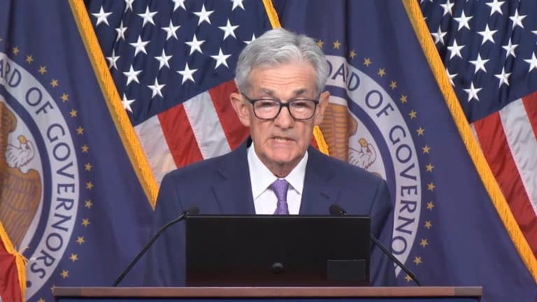 Jerome Powell, presidente do Fed, falando sobre a economia americana. Fonte: Federal Reserve.