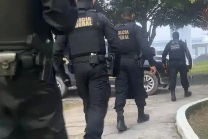 Agentes da PF em combate a contrabando de ouro em Roraima, em julho de 2024