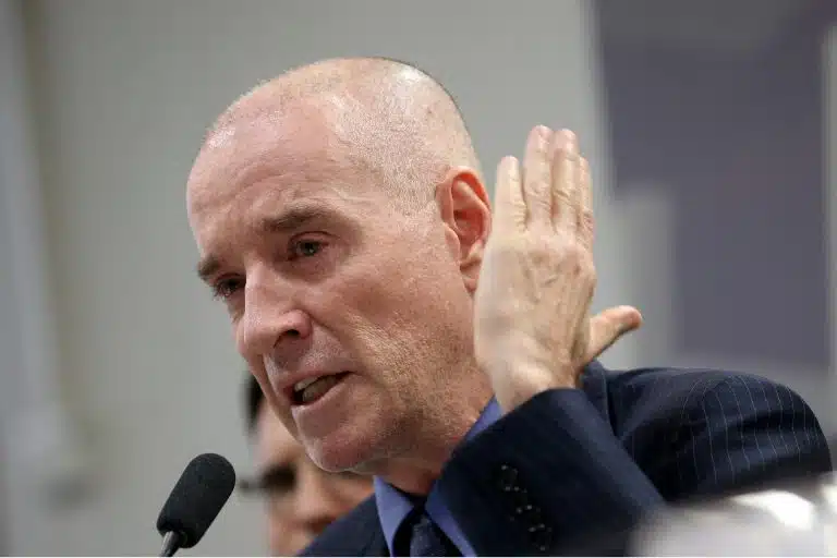 O empresário Eike Batista fala na Comissão Parlamentar de Inquérito do Senado que apura irregularidades no BNDES (Wilson Dias/Agência Brasil)