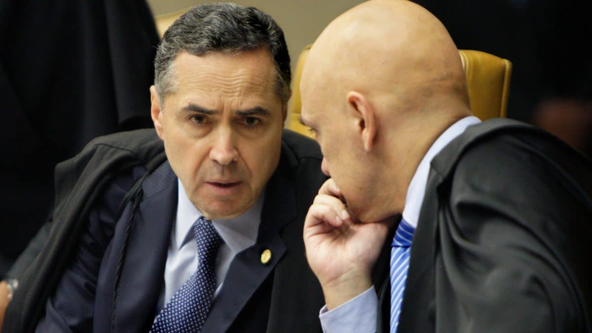 Ministro Luis Roberto Barroso e ministro Alexandre e Moraes durante sessão do STF. Foto: Rosinei Coutinho/SCO/STF (14/12/2017)