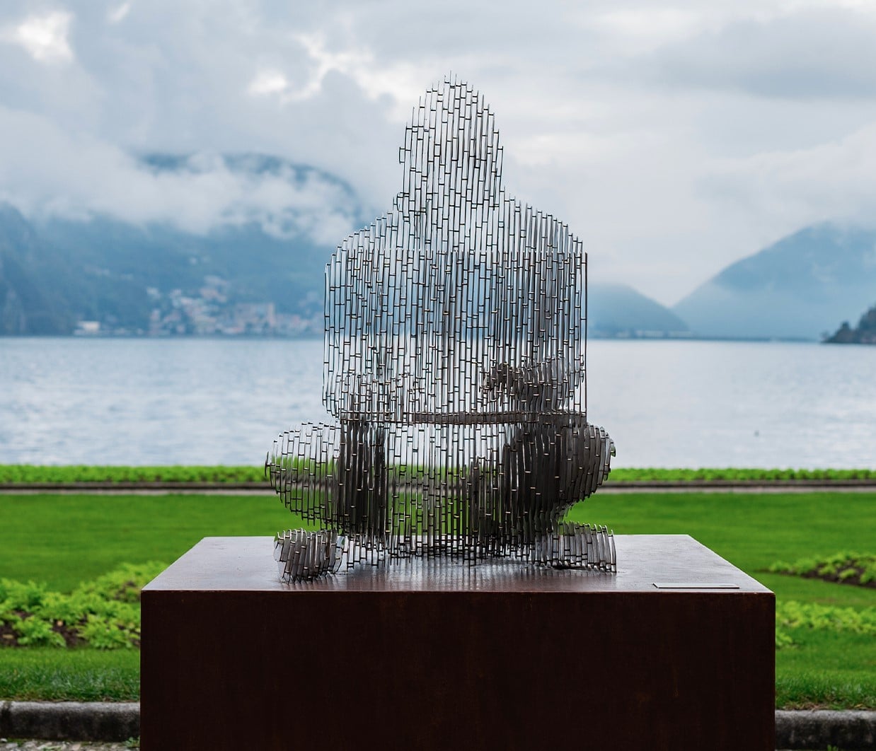 Estátua de Satoshi Nakamoto em Lugano Suiça