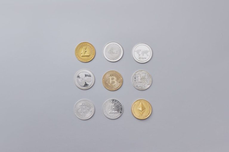 Imagem de várias criptomoedas altcoins lista