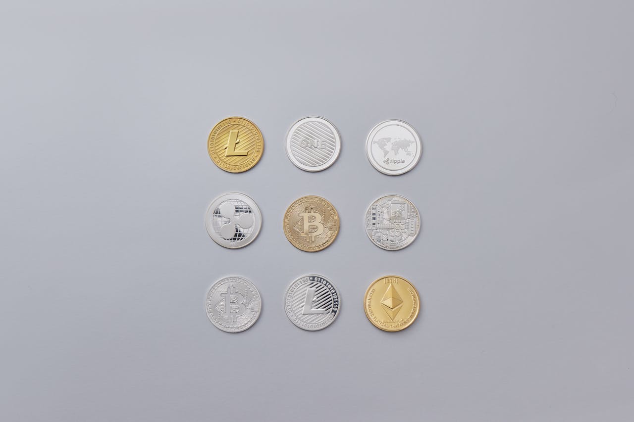 Imagem de várias criptomoedas altcoins lista