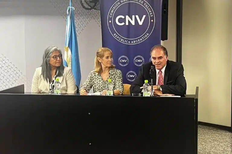 Presidente da CNV em evento sobre regulação das corretoras de criptomoedas na Argentina