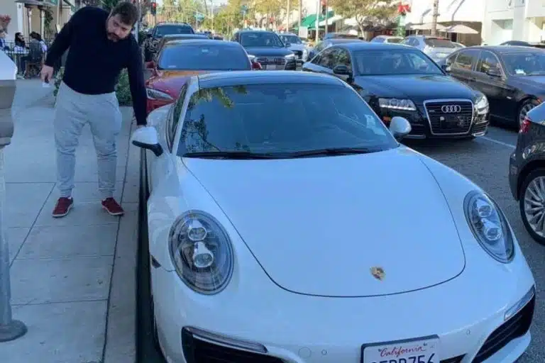 Rodrigo Marques foi flagrado dirigindo um Porsche na Califórnia nos EUA