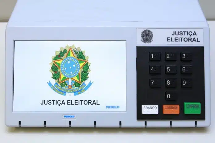 Urna Eletrônica do Brasil, foto TSE politicos brasileiros