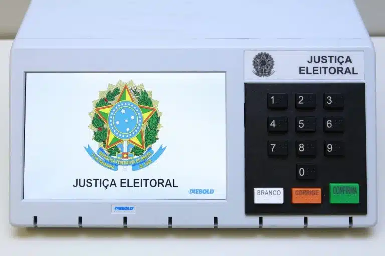 Urna Eletrônica do Brasil, foto TSE politicos brasileiros