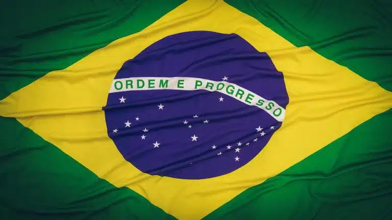 Bandeira do Brasil bitcoin brasileiros criptomoedas