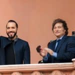 Nayib Bukele, presidente de El Salvador, e Javier Milei, presidente da Argentina em encontro na Casa Rosada em 2024