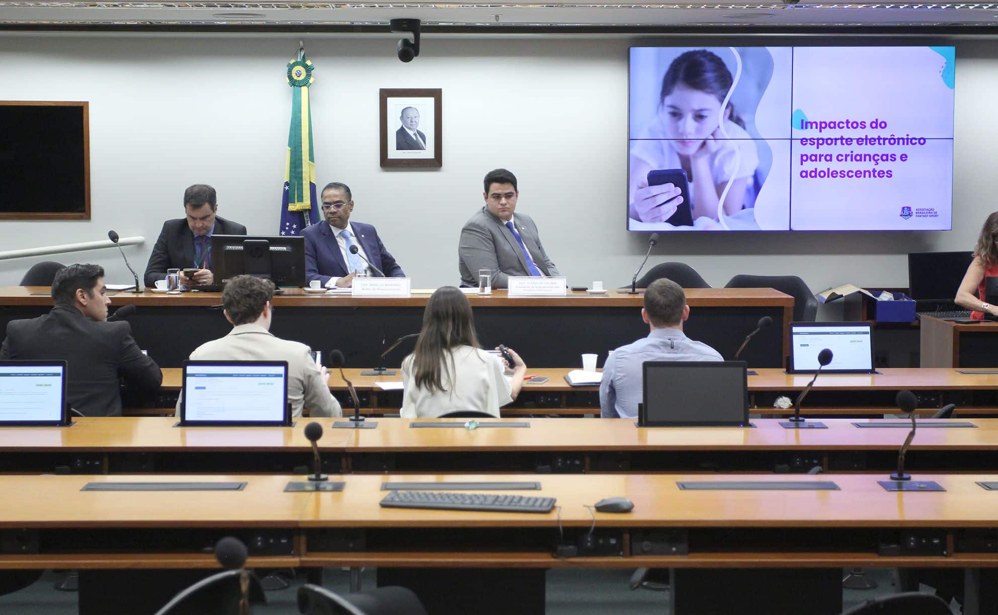 Câmara aprova relatório sobre esportes eletrônicos que chegou a estudar jogos com criptomoedas