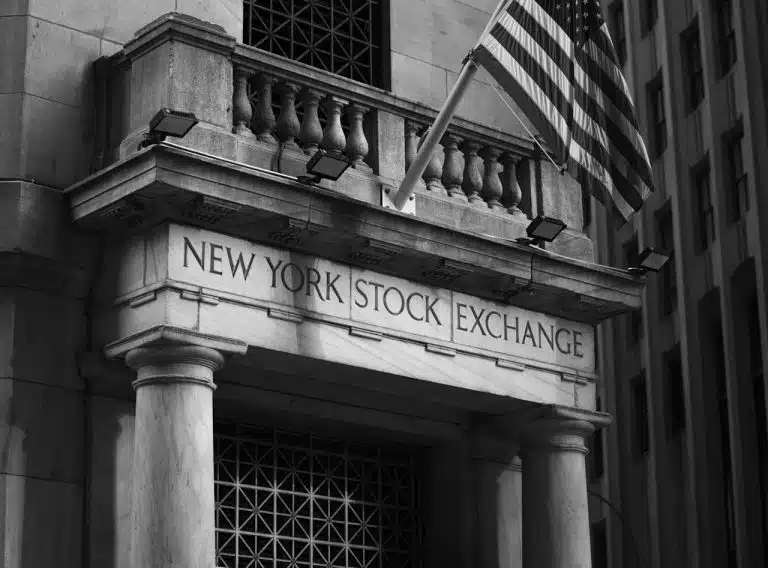 Fachada da NYSE nos EUA