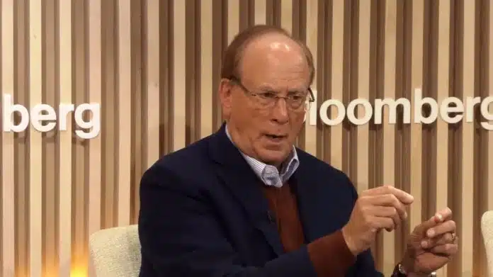 Larry Fink, CEO da BlackRock, falando sobre Bitcoin. Fonte: Bloomberg/Reprodução.