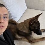 Fundador da Binance, CZ divulgou que seu cão se chama Brócolis