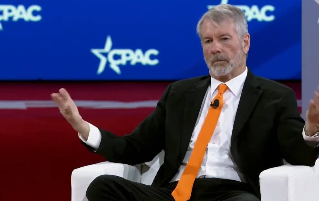 Michael Saylor, fundador da Strategy, falando sobre Bitcoin na CPAC 2025. Fonte: YouTube/Reprodução.