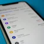 Aplicativo com a cotação das maiores criptomoedas em market cap, Bitcoin, Ethereum, Tether e outros mais