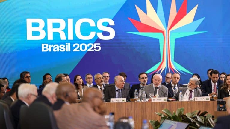 O presidente Luiz Inácio Lula da Silva participa da sessão especial de abertura da primeira reunião de sherpas da presidência brasileira do BRICS, no Palácio Itamaraty. Foto: Marcelo Camargo/Agência Brasil