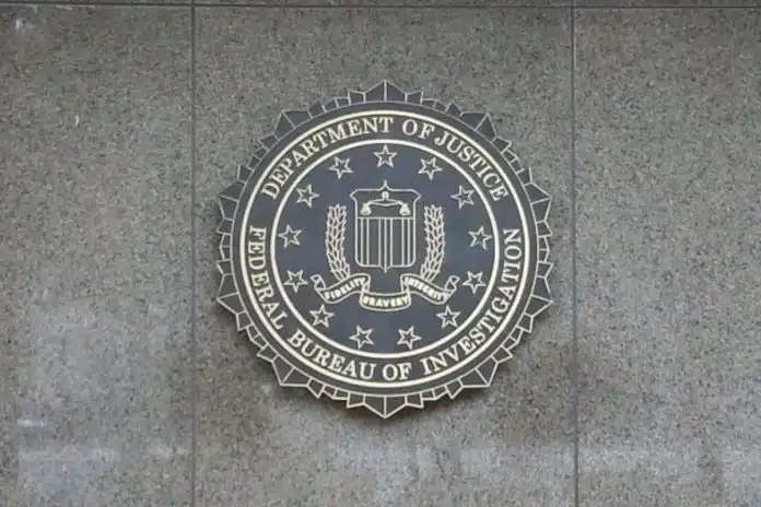 Fachada de prédio do FBI criptomoedas bitcoin