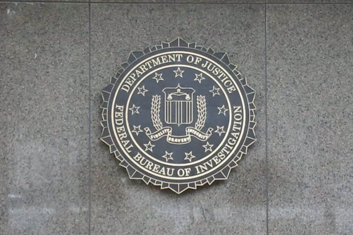 Fachada de prédio do FBI criptomoedas bitcoin