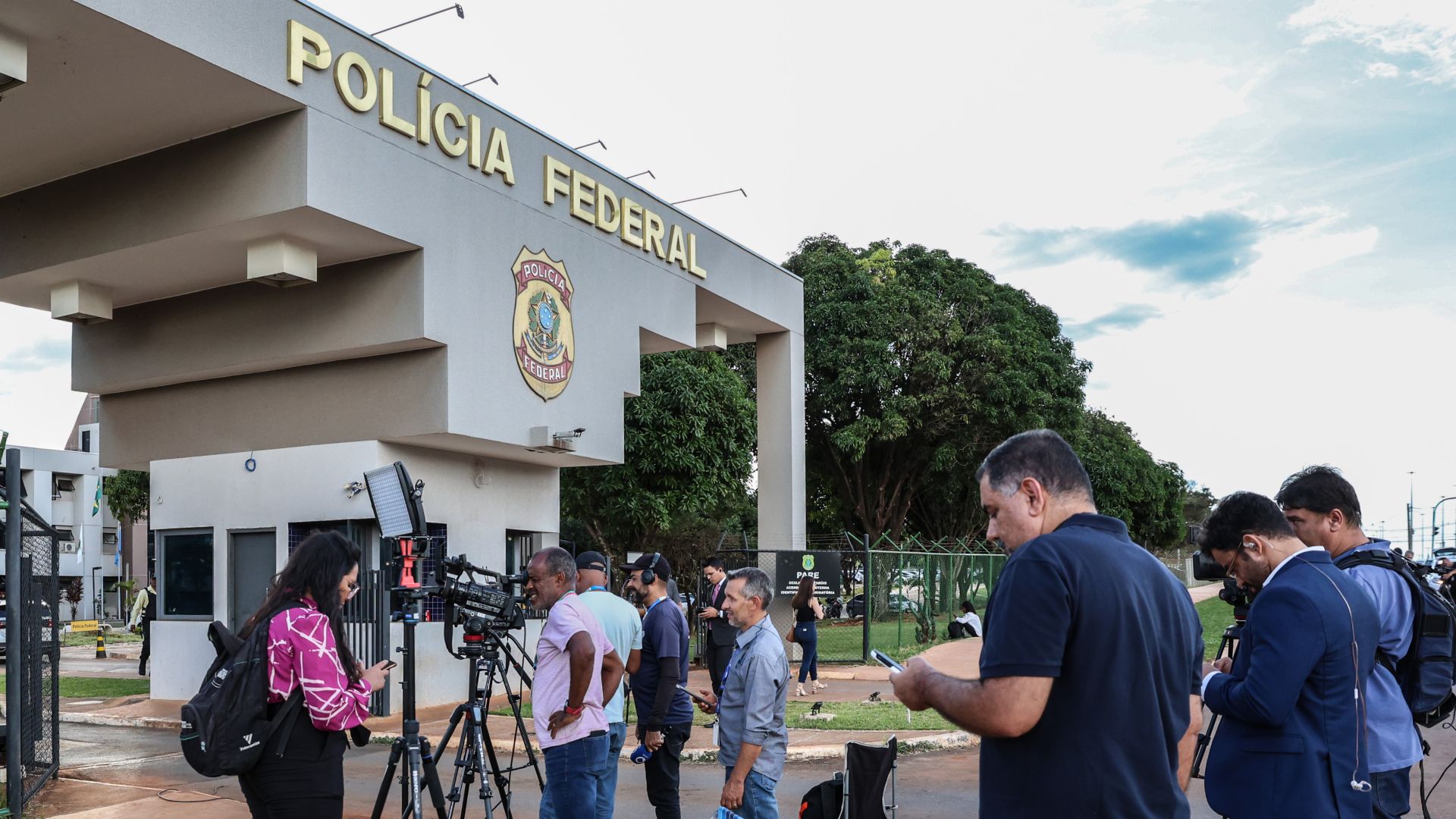 PF fecha site pirata de filmes que recebia criptomoedas e prende um suspeito