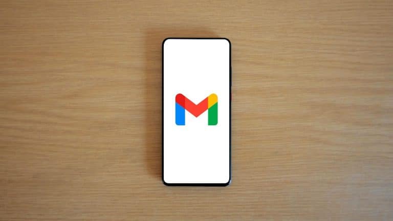 Aplicativo com Gmail aberto alerta ao Google