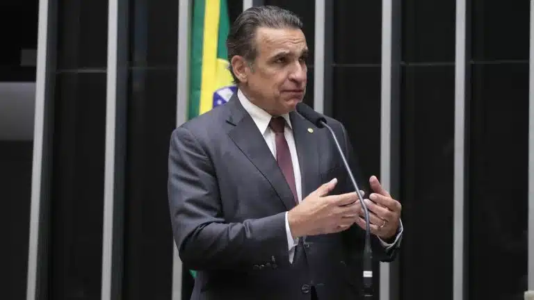 Dep. Hugo Leal (PSD - RJ) projeto de lei camara dos deputados criptomoedas código penal provas digitais