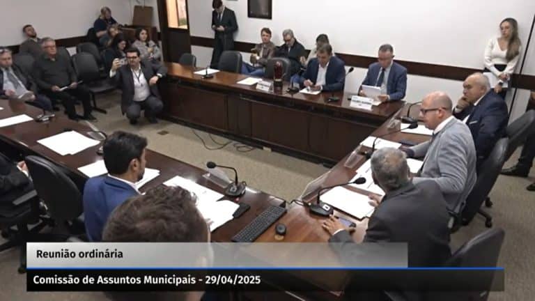 Reunião da CAM na ALRS no dia 29 de abril de 2025