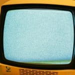 Televisão amarela