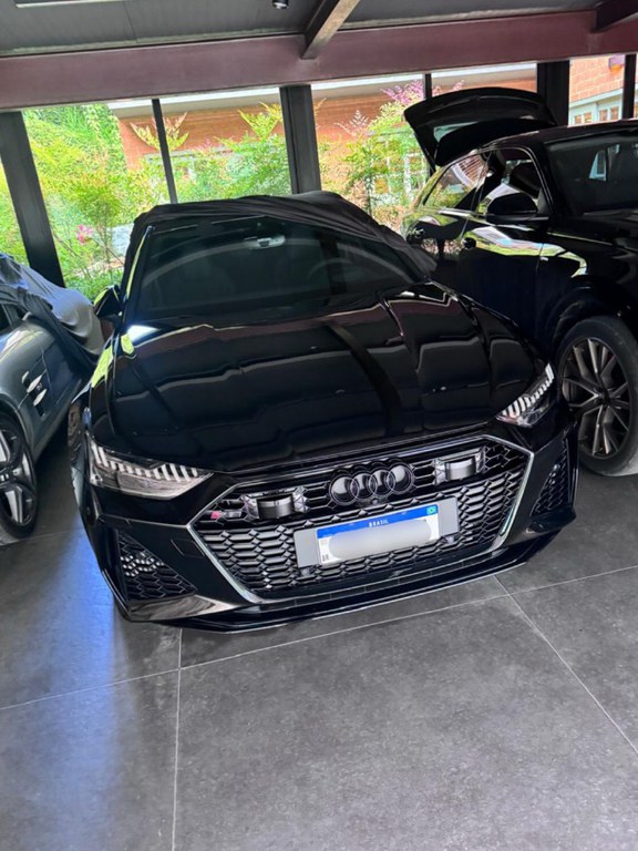 Carros de luxo apreendidos pela PF em Operação Fantasos/Divulgação