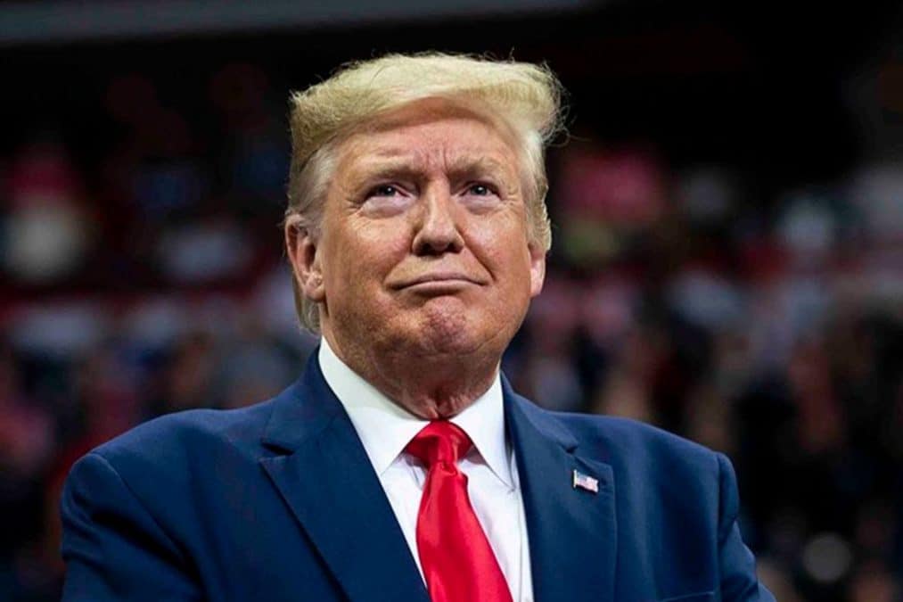 Empresa de Donald Trump vai comprar quase 3 bilhões de dólares em bitcoin Donald Trump sorrindo 1013x675 - Empresa de Donald Trump vai comprar quase 3 bilhões de dólares em bitcoin