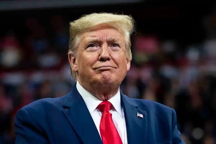 Donald Trump sorrindo