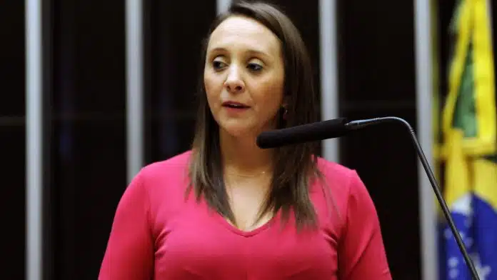 Renata Abreu (PODE - SP) bancões criptomoedas