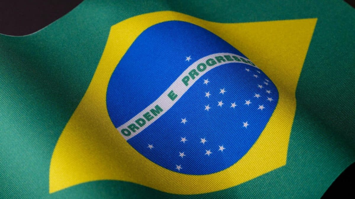 Tecido com bandeira do Brasil